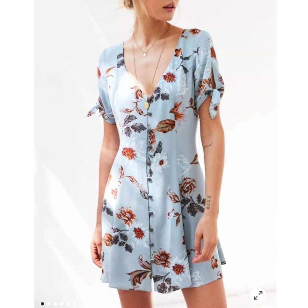 Kimchi Blue floral flirty Sally Sue Tie-Sleeve Mini Dress - XS